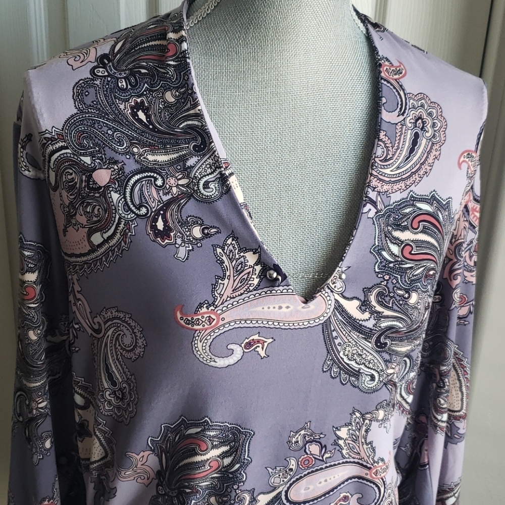 New York and Co stylish work top